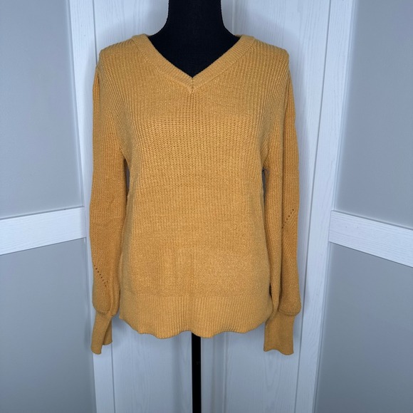 NWT Liz Claiborne V-Neck Sweater Women's Medium Mustard Yellow - Picture 1 of 6